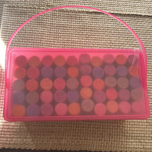 Mondo Llama 50 Count Sidewalk Chalk Set - Picture 3 of 3